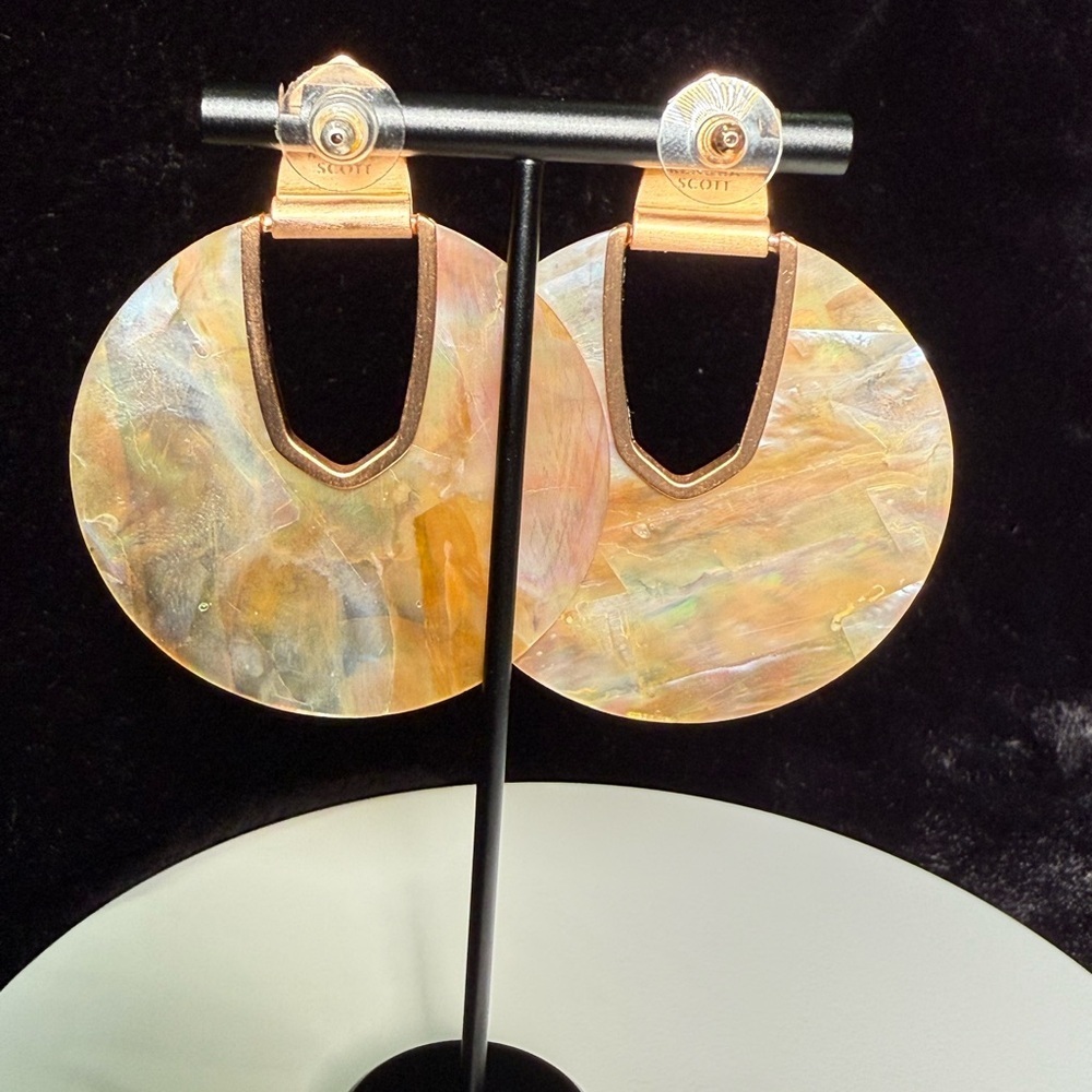 ✨ Kendra Scott Diane Rose Gold Statement Earrings in Brown Mother-of-Pearl - Picture 5 of 7